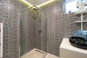 公寓, 露台 | 浴室 | 淋浴設備、免費梳洗用品、風筒、提供毛巾