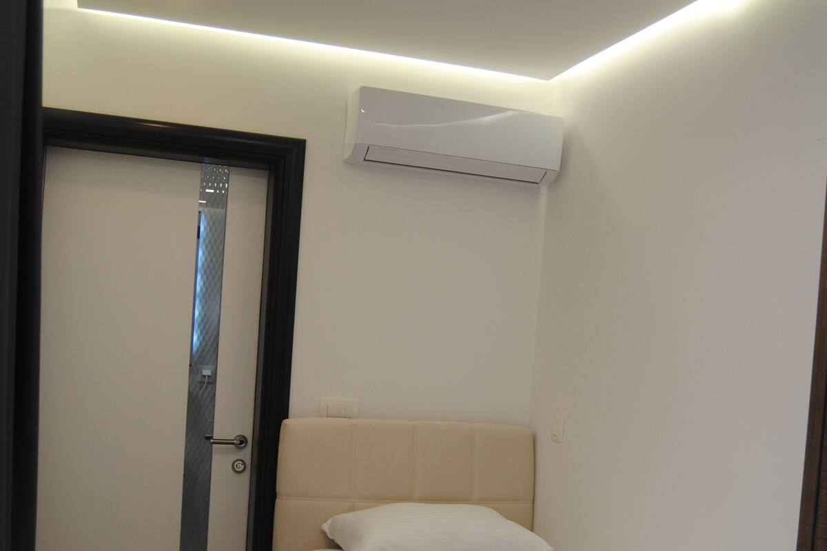 Economy Single Room, 1 Bedroom | Egyptian cotton sheets, premium bedding, memory foam beds, desk
