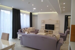 總統套房, 1 間臥室, 城市景 | 埃及棉床單、高級寢具、記憶棉床墊、書桌