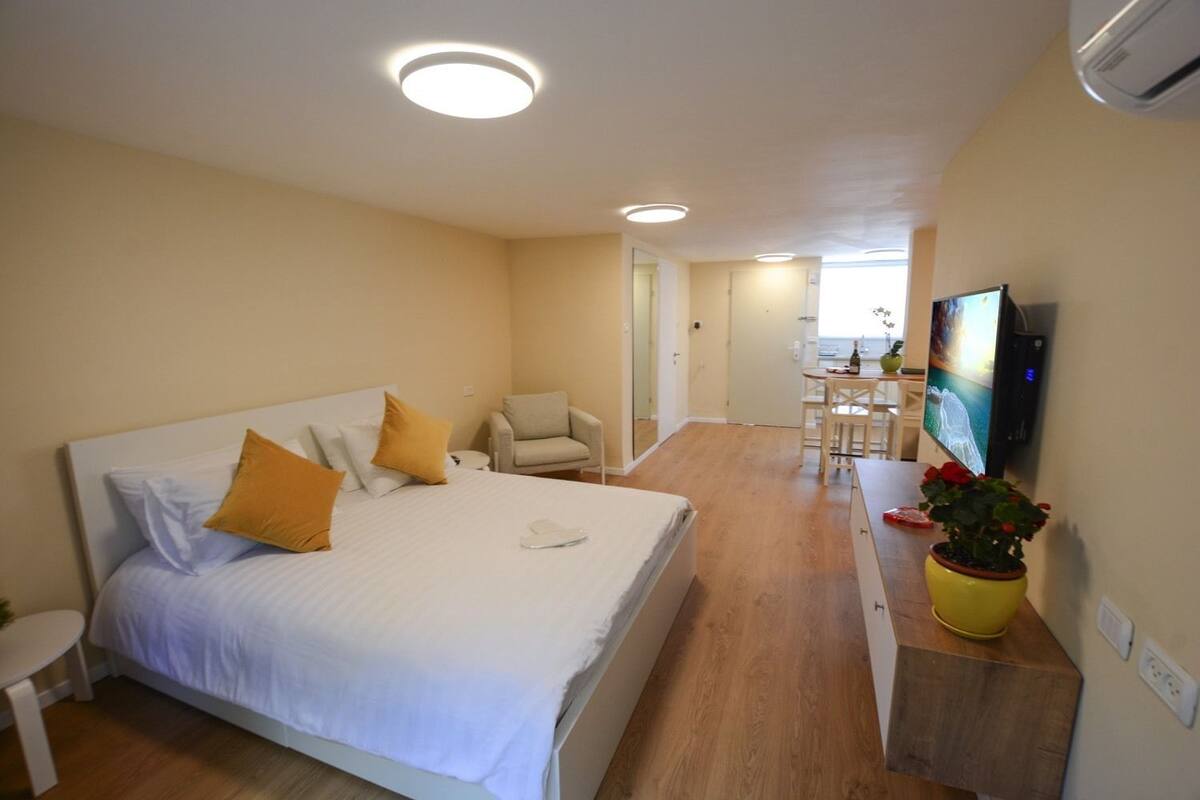 Luxury Studio Suite, Terrace | Down duvets, in-room safe, desk, soundproofing