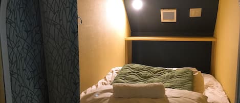 Shared Dormitory, Mixed Dorm