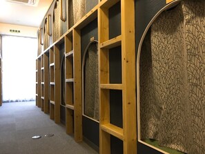 Dormitório compartilhado, em dormitório misto | Cofres nos quartos, Wi-Fi de cortesia