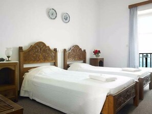 Free cots/infant beds, free WiFi, bed sheets