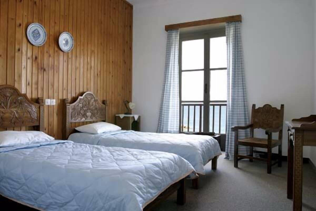 Free cots/infant beds, free WiFi, bed sheets