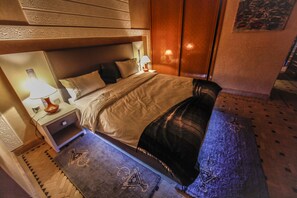 Villa (Limoune) | Premium bedding, in-room safe, individually decorated