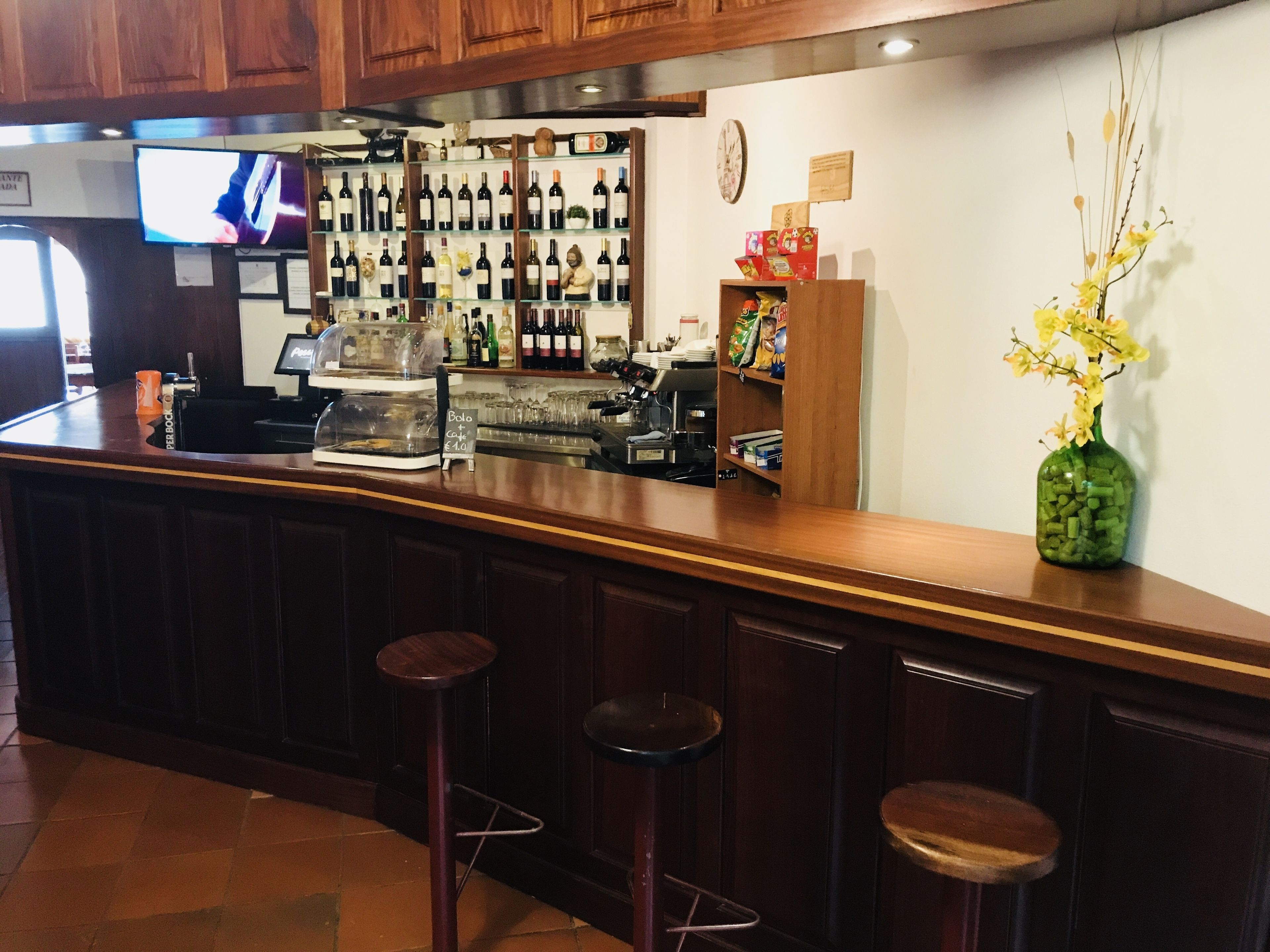 Bar (in der Unterkunft)