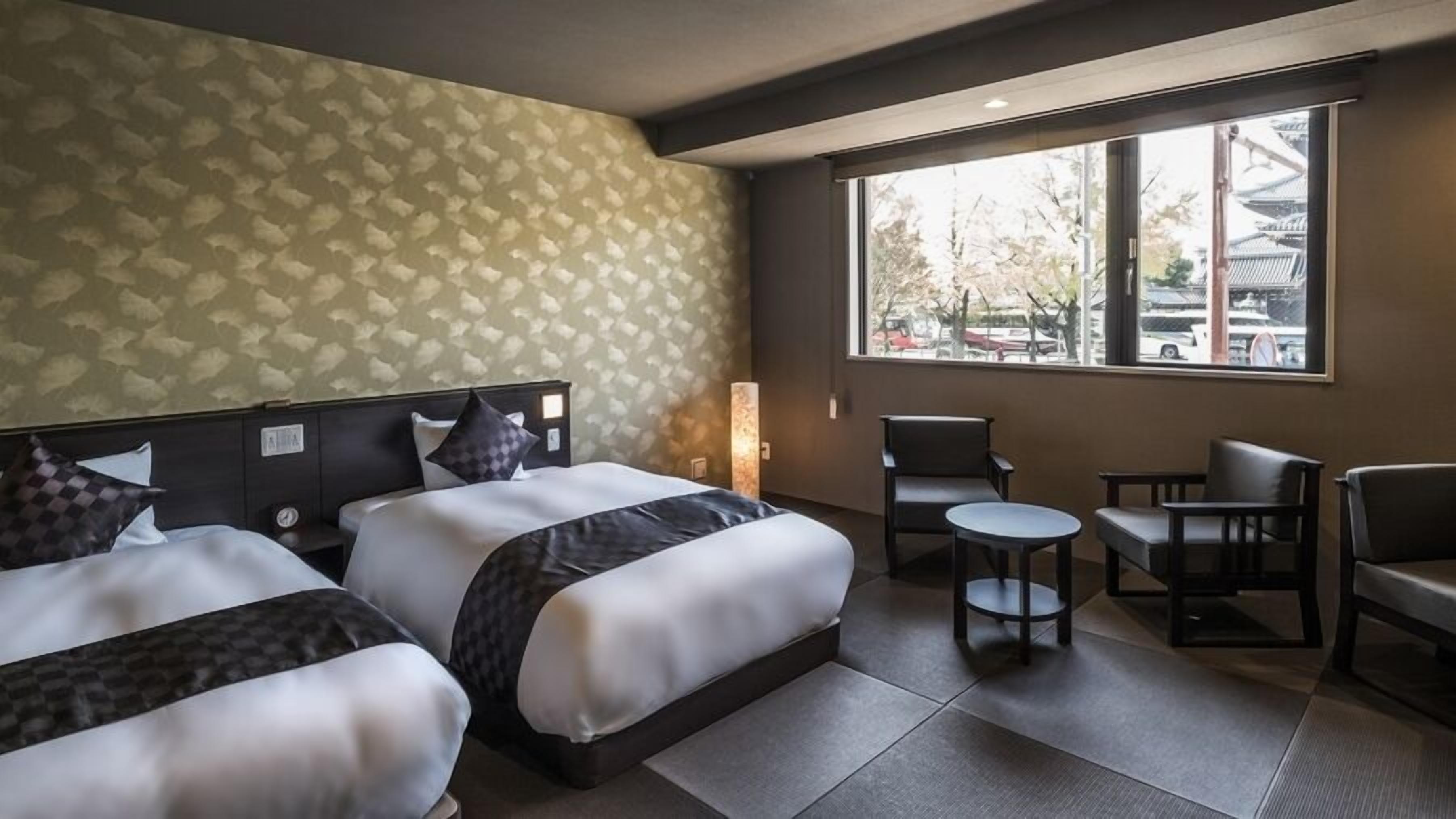 Premium bedding, down comforters, pillowtop beds, in-room safe
