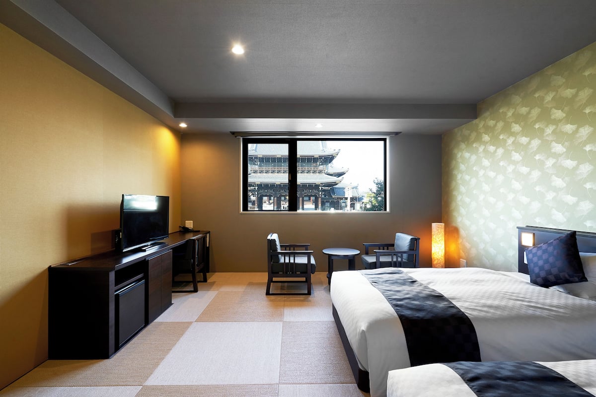 Deluxe vierpersoonskamer (with Tatami Floor and Temple View) | 1 slaapkamer, luxe beddengoed, donzen dekbedden, pillowtop-bedden