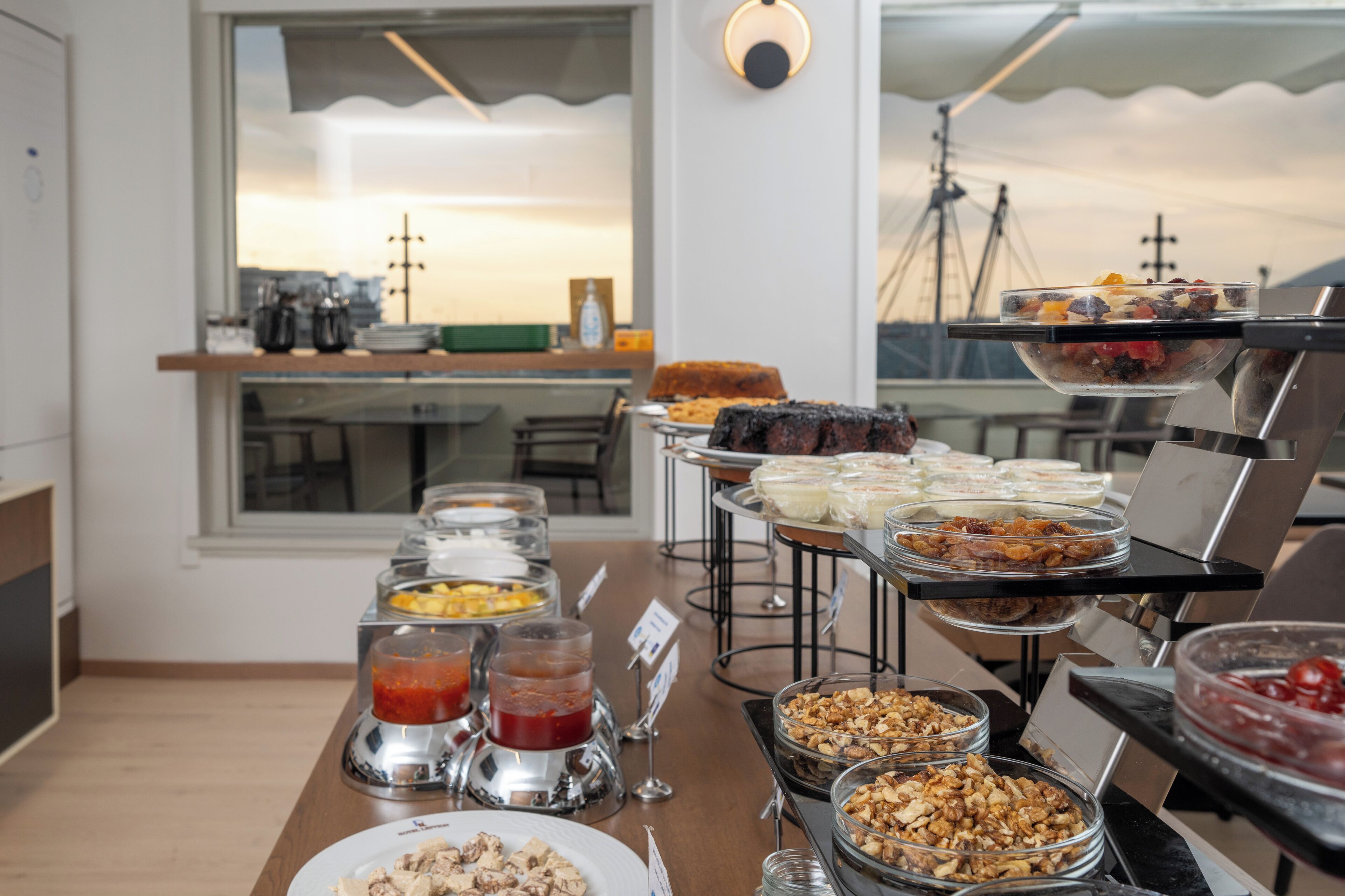 Colazione a buffet inclusa, servita tutte le mattine 