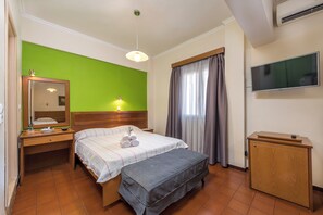 Ropa de cama de alta calidad y minibar 