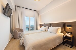 Dobbeltrom – superior, havneutsikt | Sengetøy av topp kvalitet, minibar, safe på rommet og skrivebord