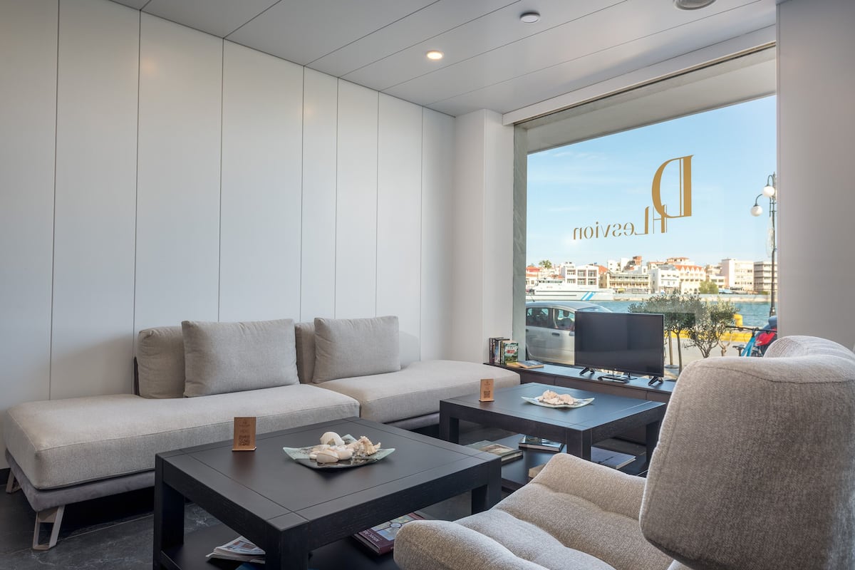 32-inch flat-screen tv with cable channels