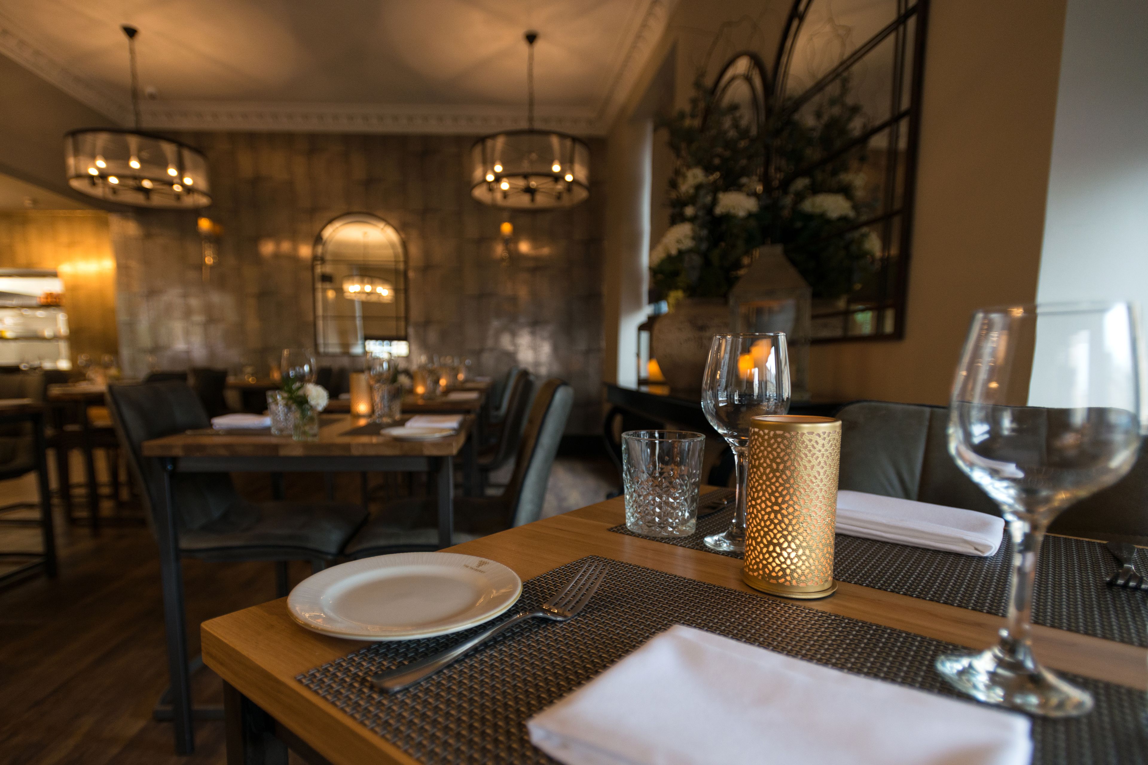 breakfast, lunch and dinner served