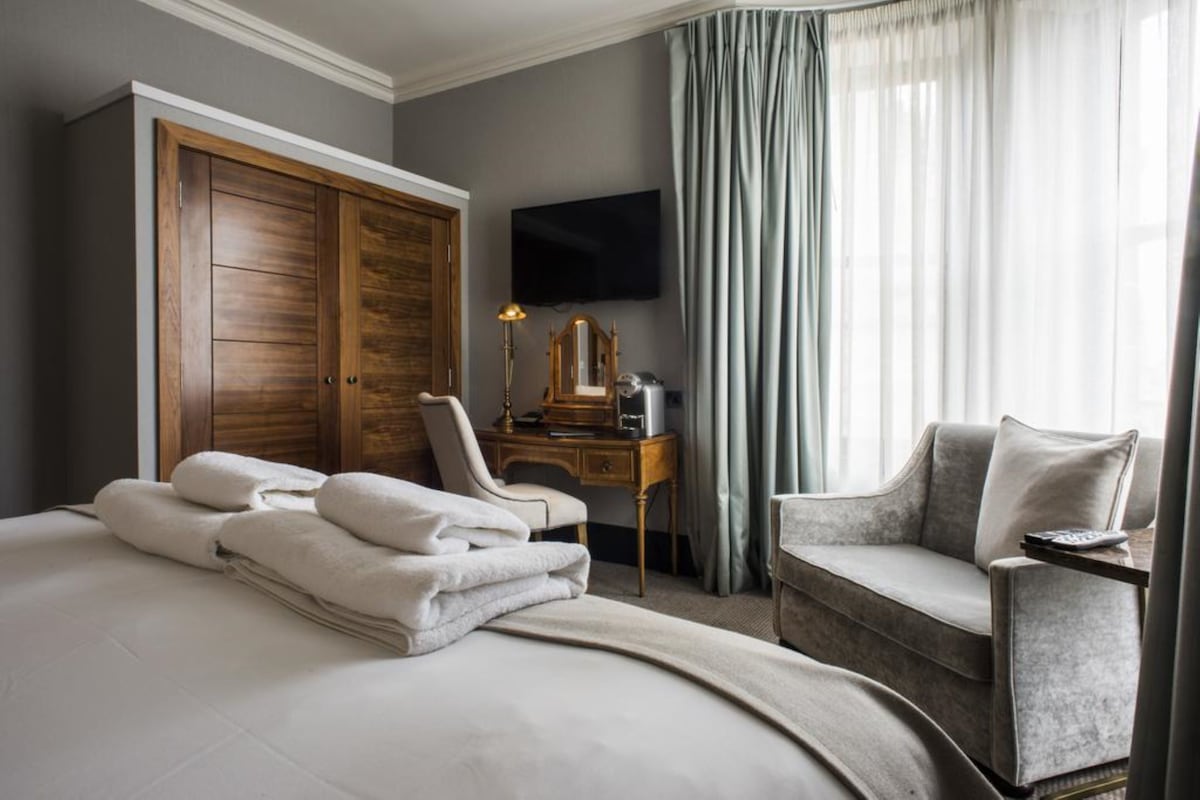 Kinnettles Hotel