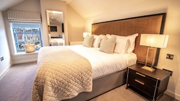 Standard Studio, 1 King Bed