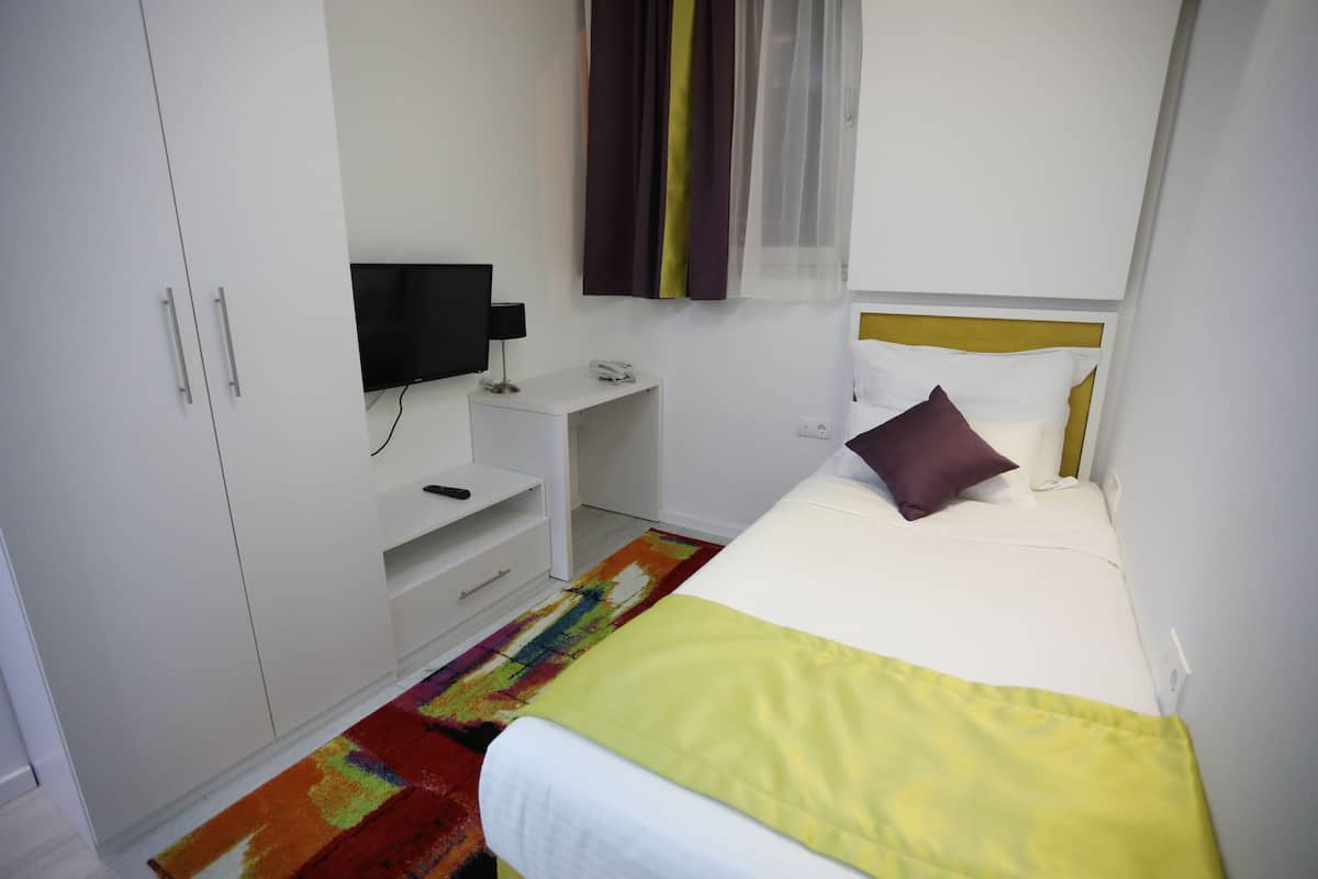 Camera singola | 1 camera, minibar, una scrivania, insonorizzazione