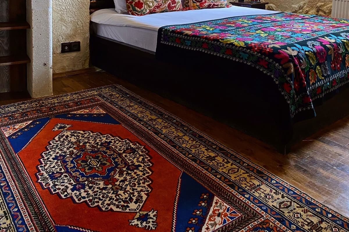 Family Cave Suite | Premium bedding, desk, iron/ironing board (on request), cribs (free)