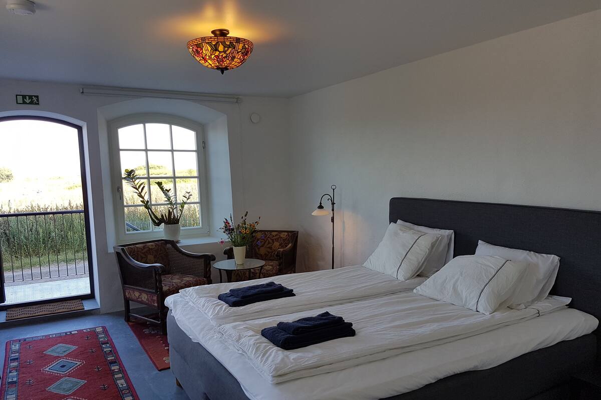 Double Room | Premium bedding, rollaway beds (surcharge), WiFi (free)