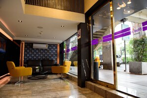 Interior entrance - Studio Ekamai (Bangkok)