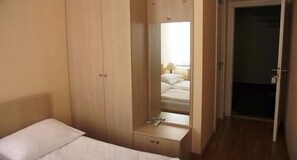 Double or Twin Room | Room amenity