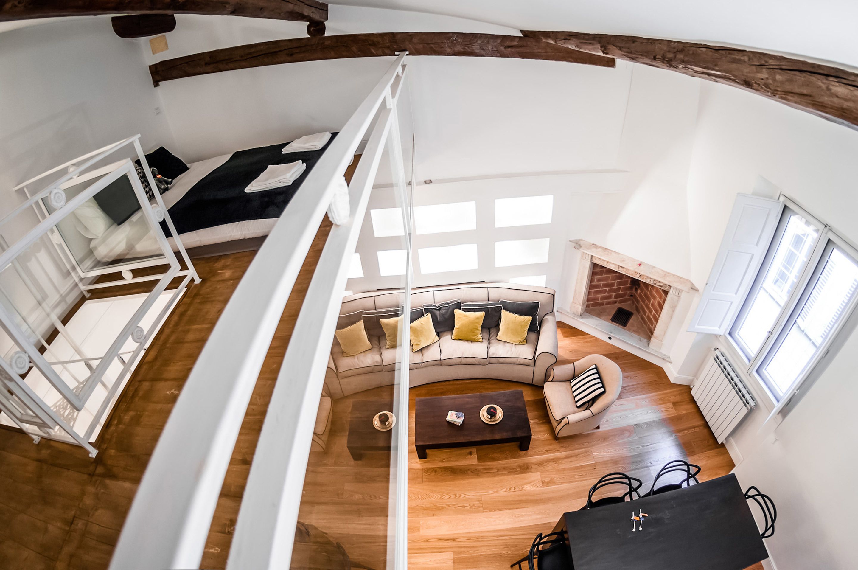 Apartment, 3 Schlafzimmer (Location: Borgo San Jacopo 15) | Wohnzimmer | 36-Zoll-Flachbildfernseher mit Digitalempfang, Fernseher