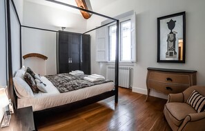 Appartement, 3 slaapkamers (Location: Borgo San Jacopo 15) | 3 slaapkamers, een strijkplank/strijkijzer, babybedden, gratis wifi