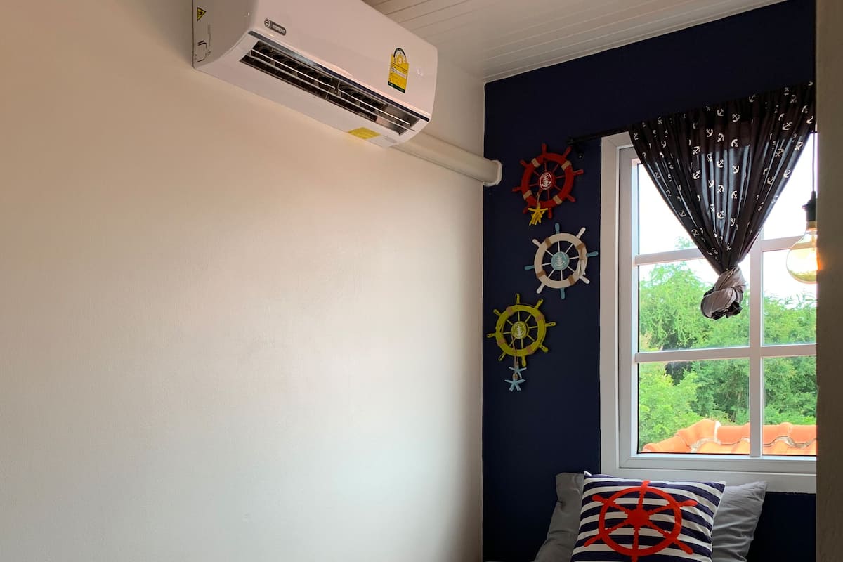 Quarto solteiro | Wi-Fi de cortesia, roupa de cama