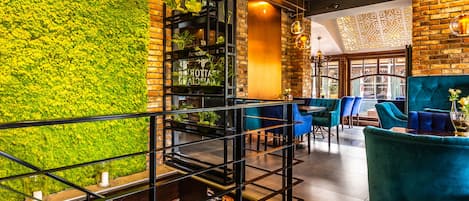 Café da manhã, almoço e jantar; culinária italiana