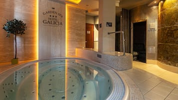Indoor spa tub