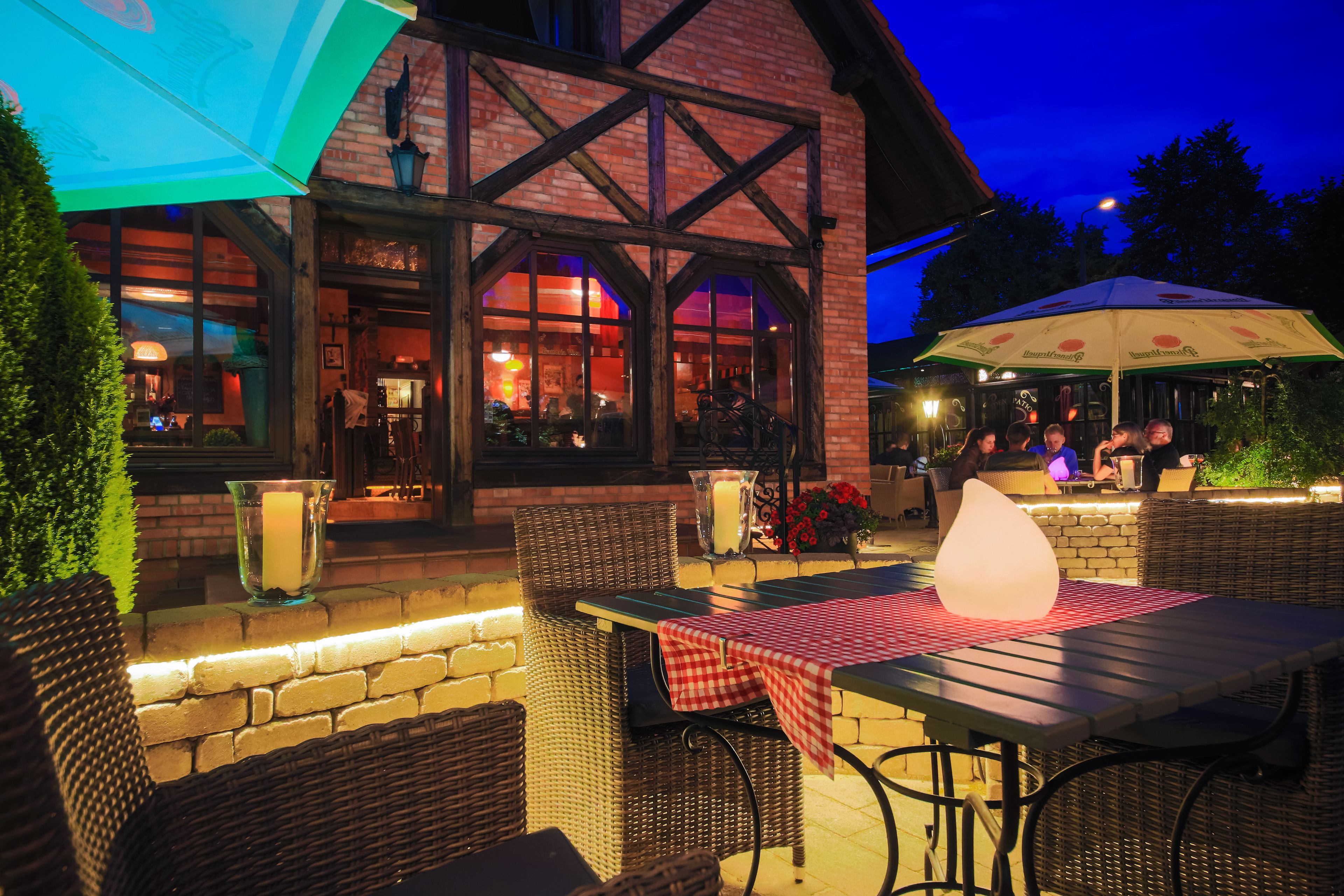 breakfast, lunch, dinner served; italian cuisine