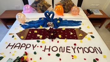 Standard Double Bed | 防过敏的被褥、Select Comfort 床、办公桌、遮光窗帘