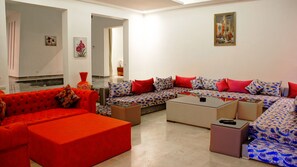 32-inch flat-screen TV with satellite channels, TV, DVD player - Plage Rouge Luxury Villas (Marrakech)