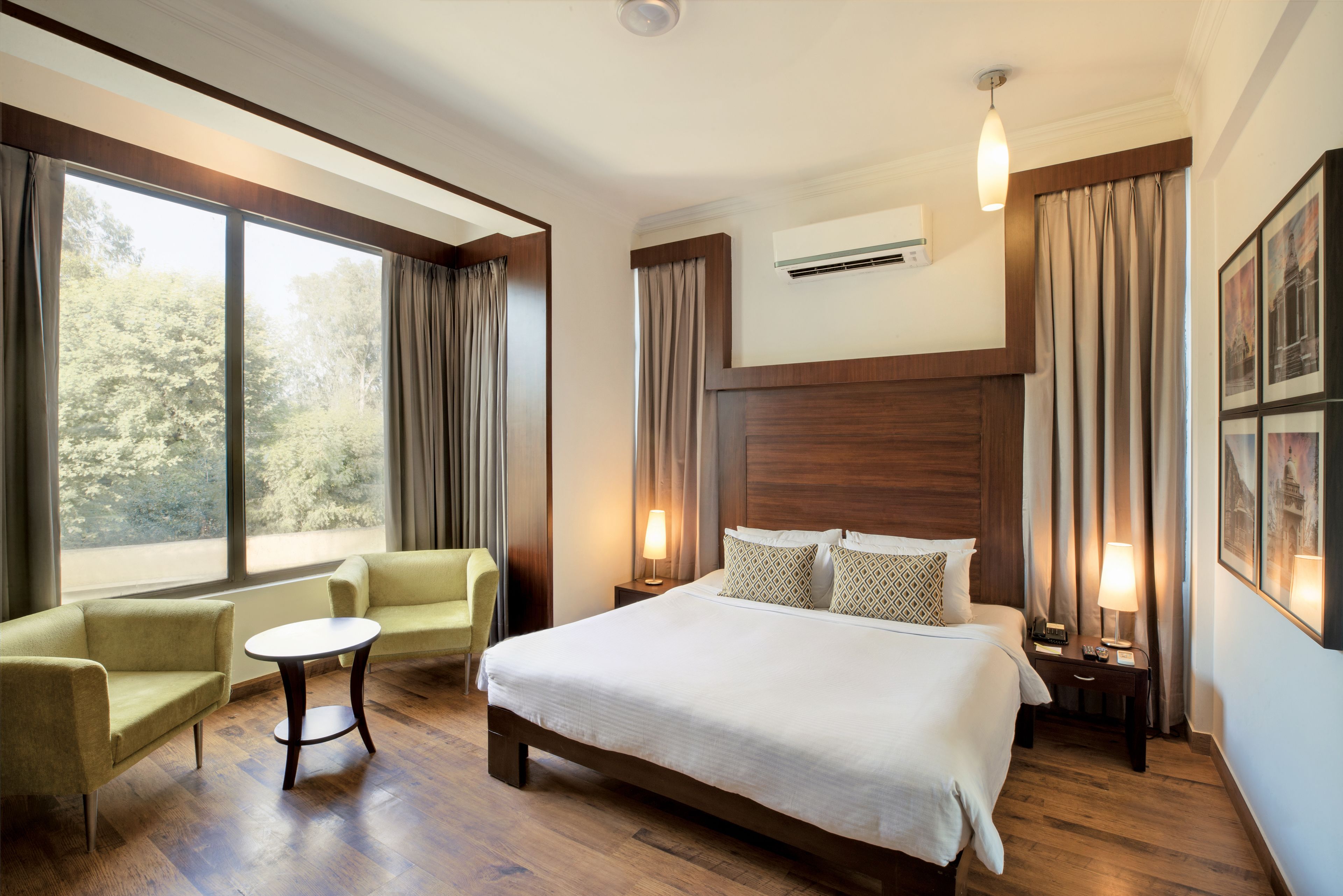 Business Double or Twin Room, 1 Bedroom | Premium bedding, minibar, in-room safe, desk