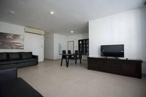 公寓, 2 間臥室 | 起居區 | 平面電視