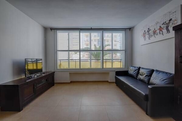 公寓, 2 間臥室 | 客廳 | 平面電視