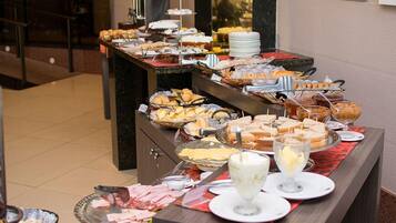 Petit déjeuner buffet compris tous les jours