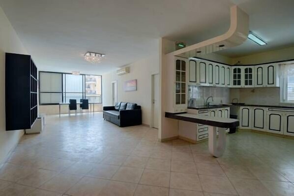 Apartment, 3 Bedrooms | Living area
