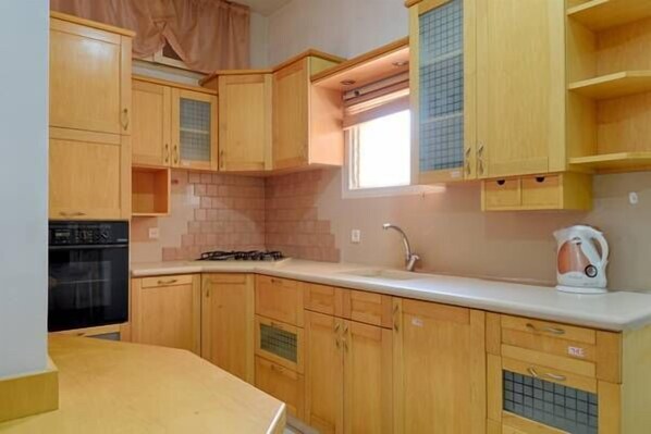 Apartment, 2 Bedrooms | Private kitchen