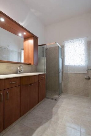 Apartment, 2 Bedrooms | Bathroom | Shower, free toiletries, towels - Appart'city Netanya - Hamatmid 9 (Netanya)
