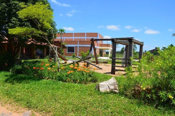 Children’s play area – outdoor