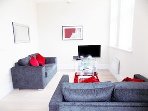 Apartment, 3 Bedrooms (sleeps up to 8 people - 45 ) | Living area