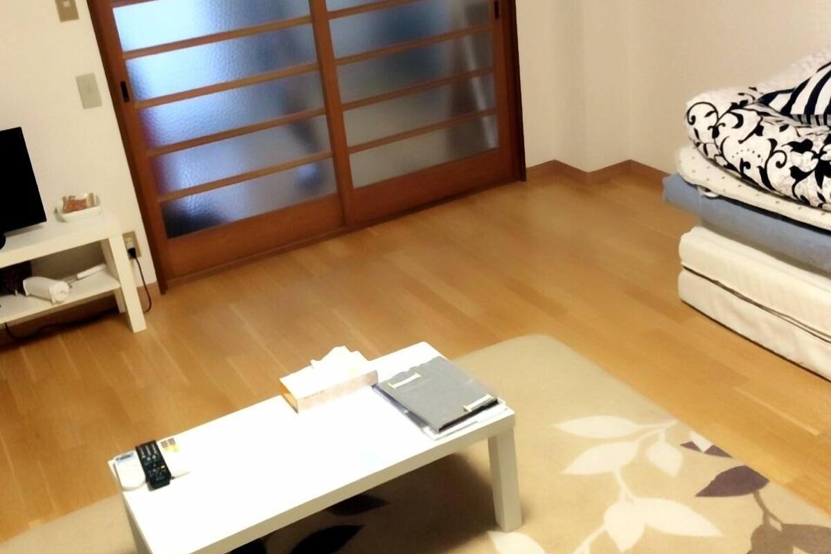 Economy Triple Room for 1 ~ 3 guests | WiFi (free)