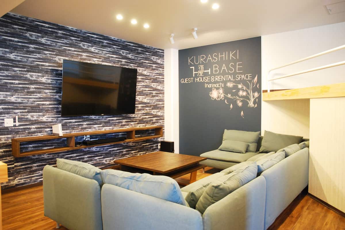 Standard Studio Room for 3 ~ 8 guests | Living area | TV