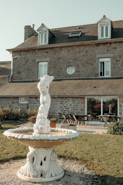 Hôtel Le Chatellier – Piscine chauffée d’avril à octobre