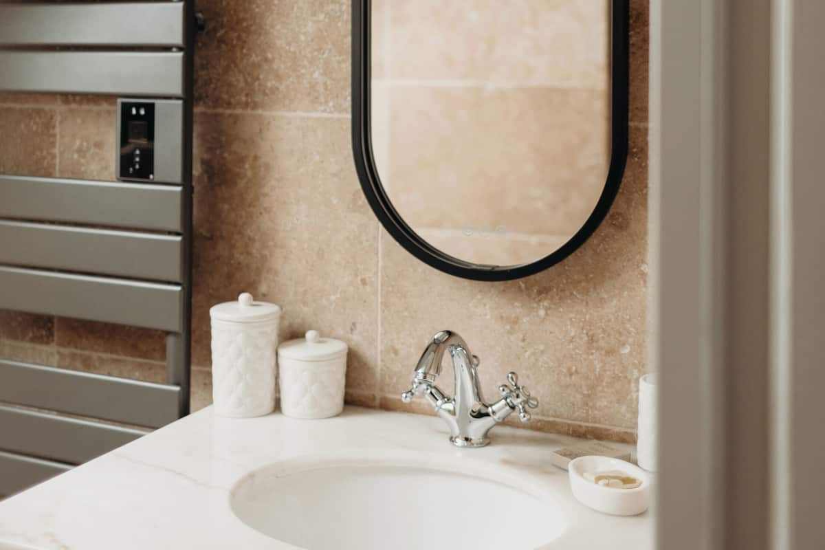 house, 2 bedrooms, non smoking | bathroom | free toiletries, hair dryer, towels