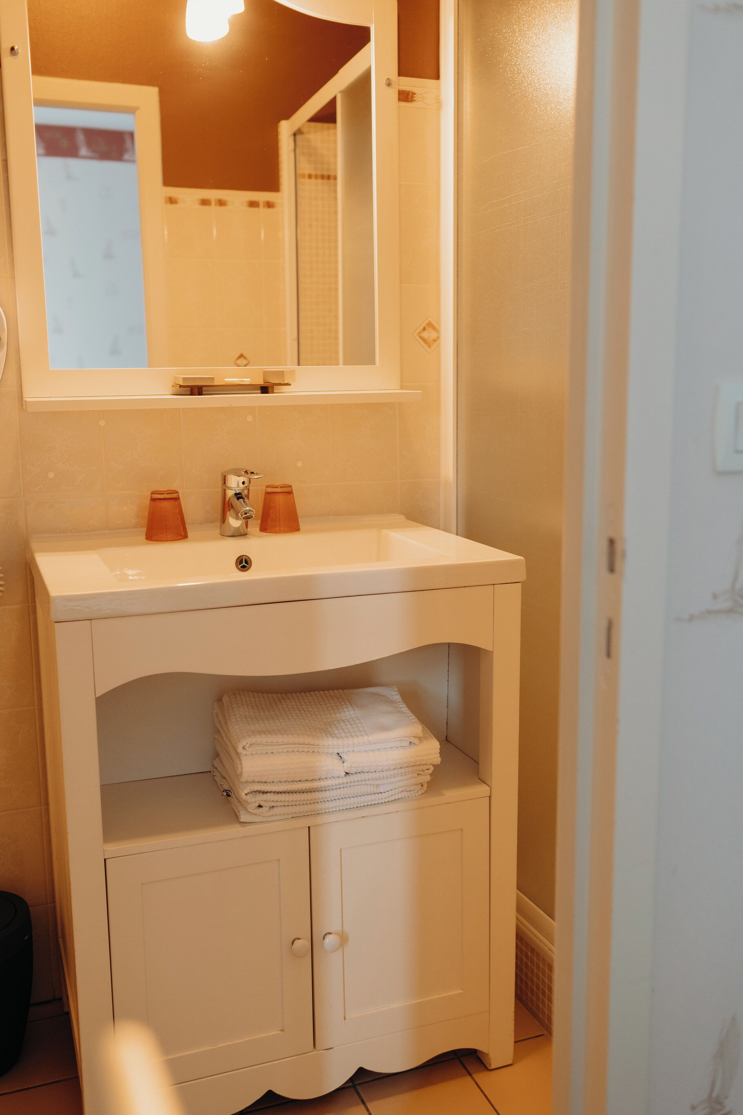 single room street side  | bathroom | free toiletries, hair dryer, towels
