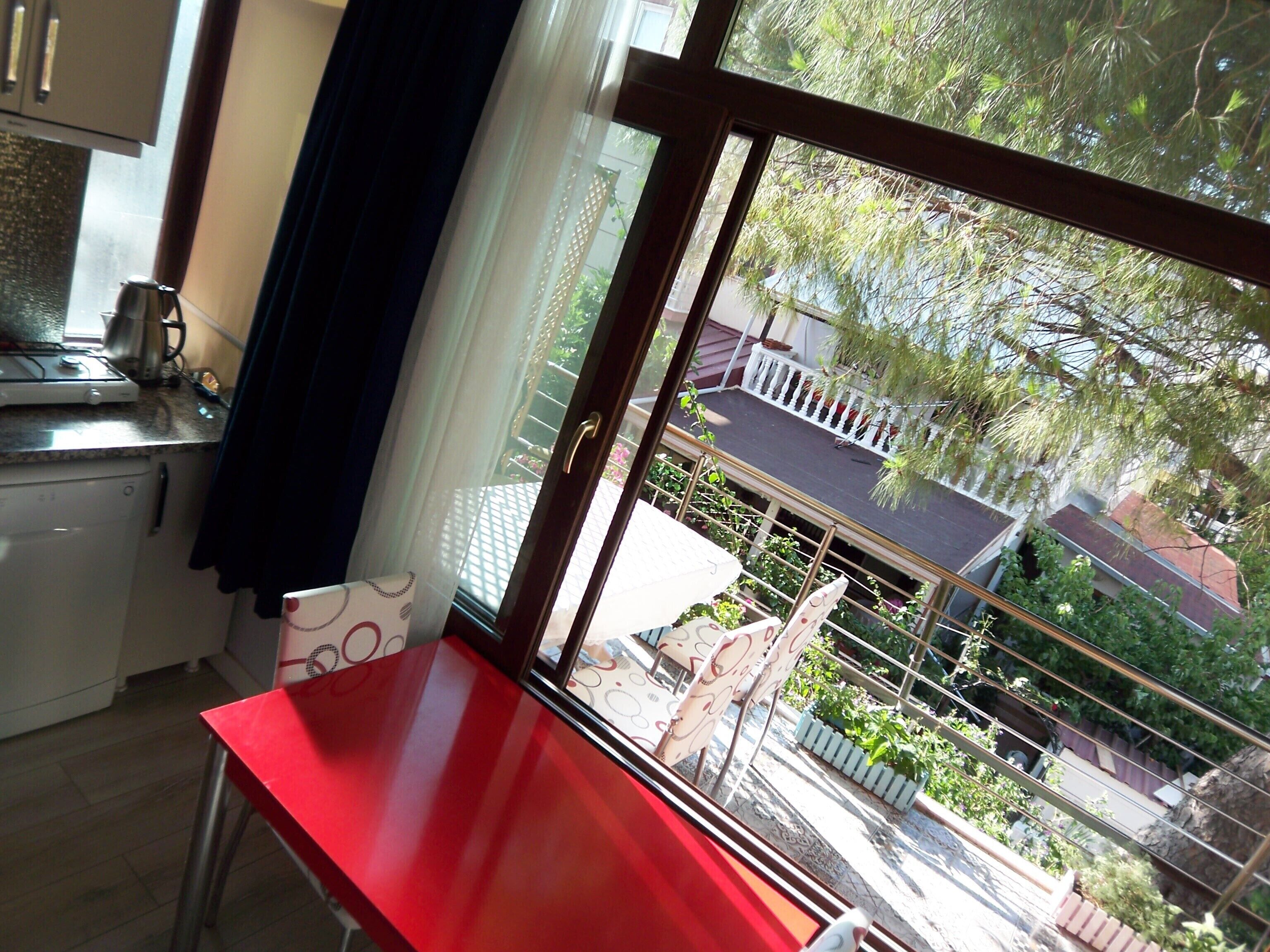 Standard Studio | Private kitchen | Fridge, stovetop, coffee/tea maker, electric kettle