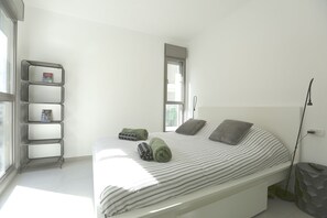 Appartement, 2 chambres, vue ville | Fer et planche à repasser, lits bébé (gratuits), Wi-Fi gratuit