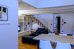 Apartment, 3 Schlafzimmer (Location: Via Dell'Orto 39) | Essbereich im Zimmer