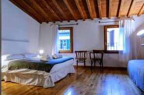 Appartement, 3 chambres (Location: Via Dell'Orto 39)